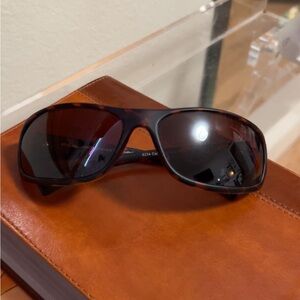 Polarized sun glasses